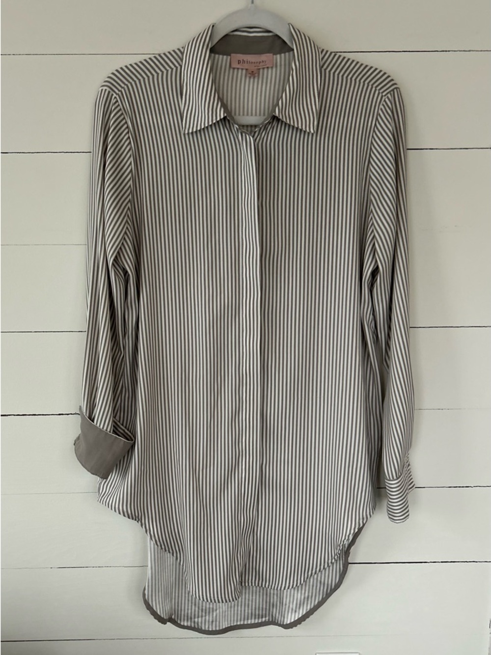 Philosophy Women’s Silky Striped, Light Weight, L/S High Low blouse Size Med.
